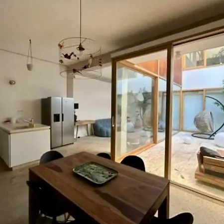 Avec Grande Terrasse Apartamento *